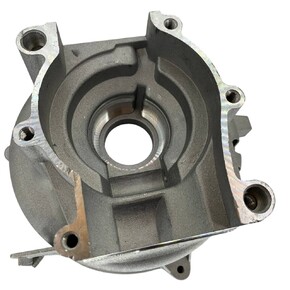 Картер бензогенератора правый 0.9 КВТ