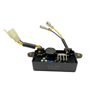 Регулятор напряжения генератора (AVR) прямоугольный 1-3 кВт 250V 220mf с большим радиатором